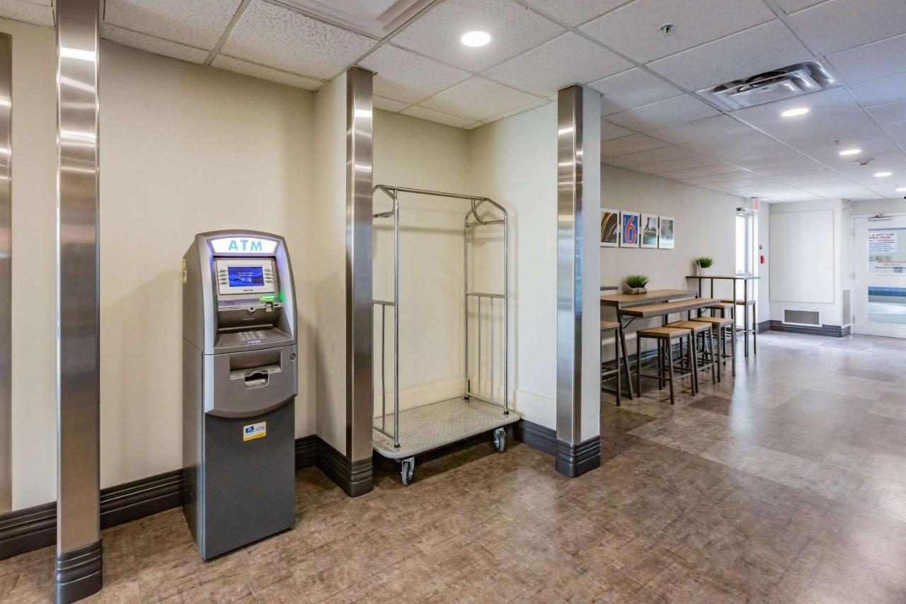 Motel 6-Saskatoon, Sk Екстер'єр фото