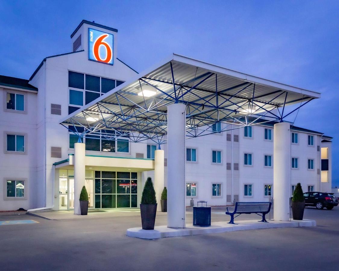 Motel 6-Saskatoon, Sk Екстер'єр фото